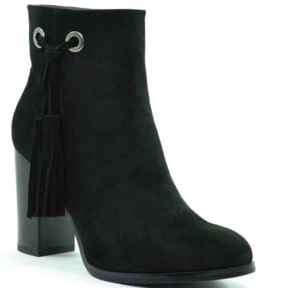 BRAND NEW Suede Booties with a Large Tassle Accent
